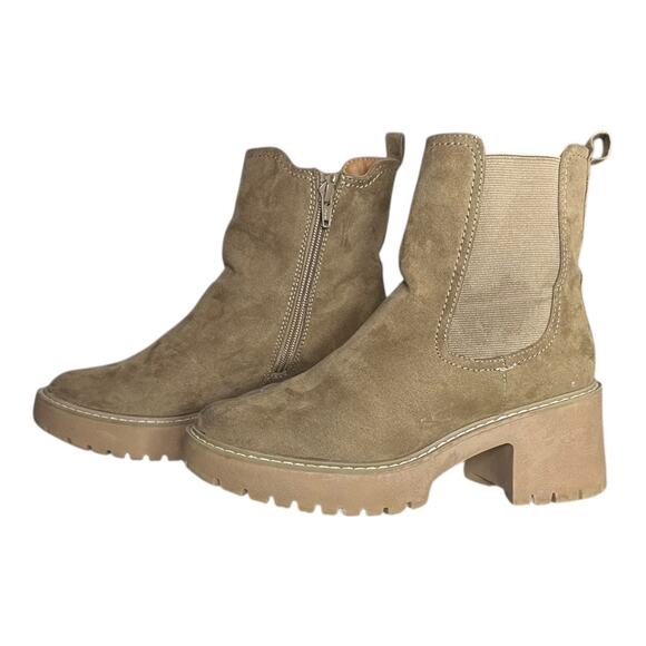 Universal Thread Tan Crispin Chelsea Boots with Memory Foam Insole womens 6.5 - Picture 8 of 8